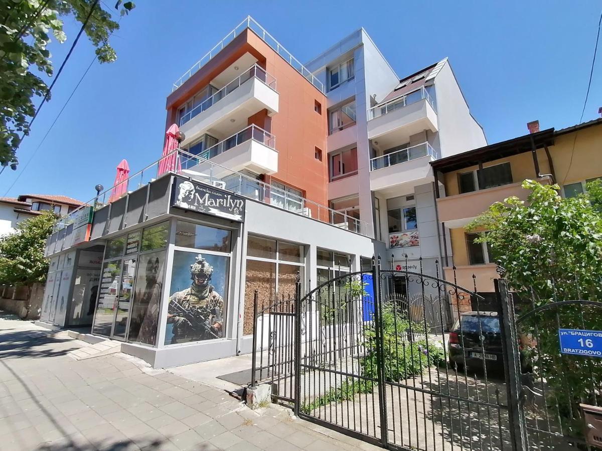 Zoleks Apartment Burgas Stad Buitenkant foto